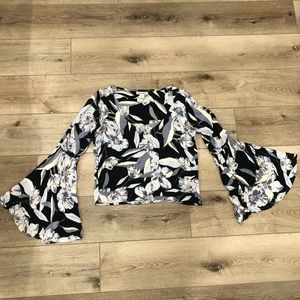 Billabong bell sleeve top